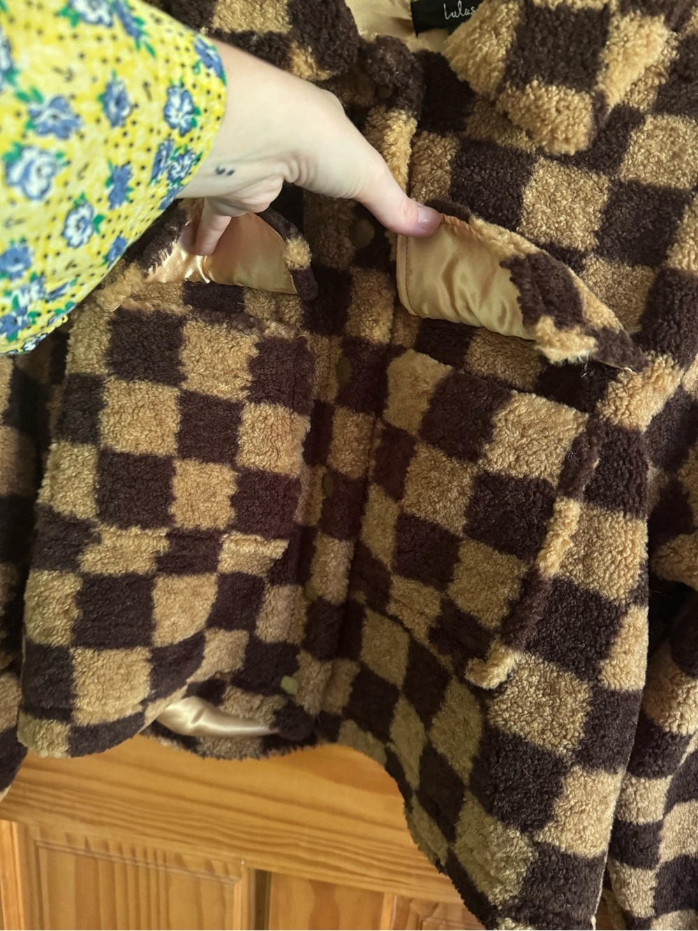Lulu’s Fuzzy Checkered Cropped Jacket — Size S - Picture 3 of 7